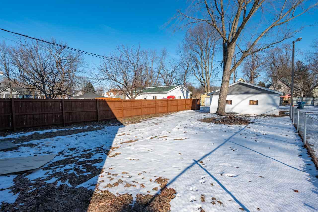 Terre Haute, Indiana 47804, United States, 2 Bedrooms Bedrooms, ,1 BathroomBathrooms,Residential,Pending,5451