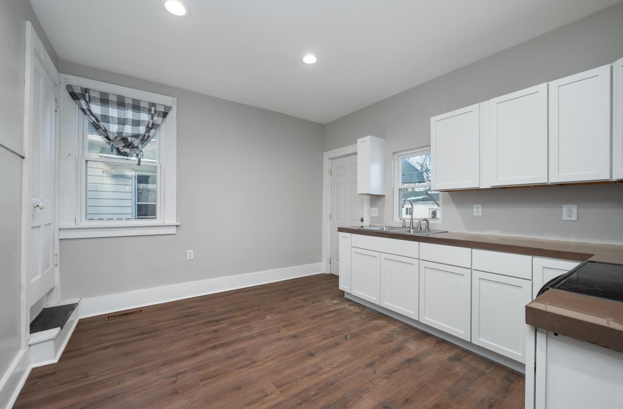 Terre Haute, Indiana 47804, United States, 2 Bedrooms Bedrooms, ,1 BathroomBathrooms,Residential,Pending,5451