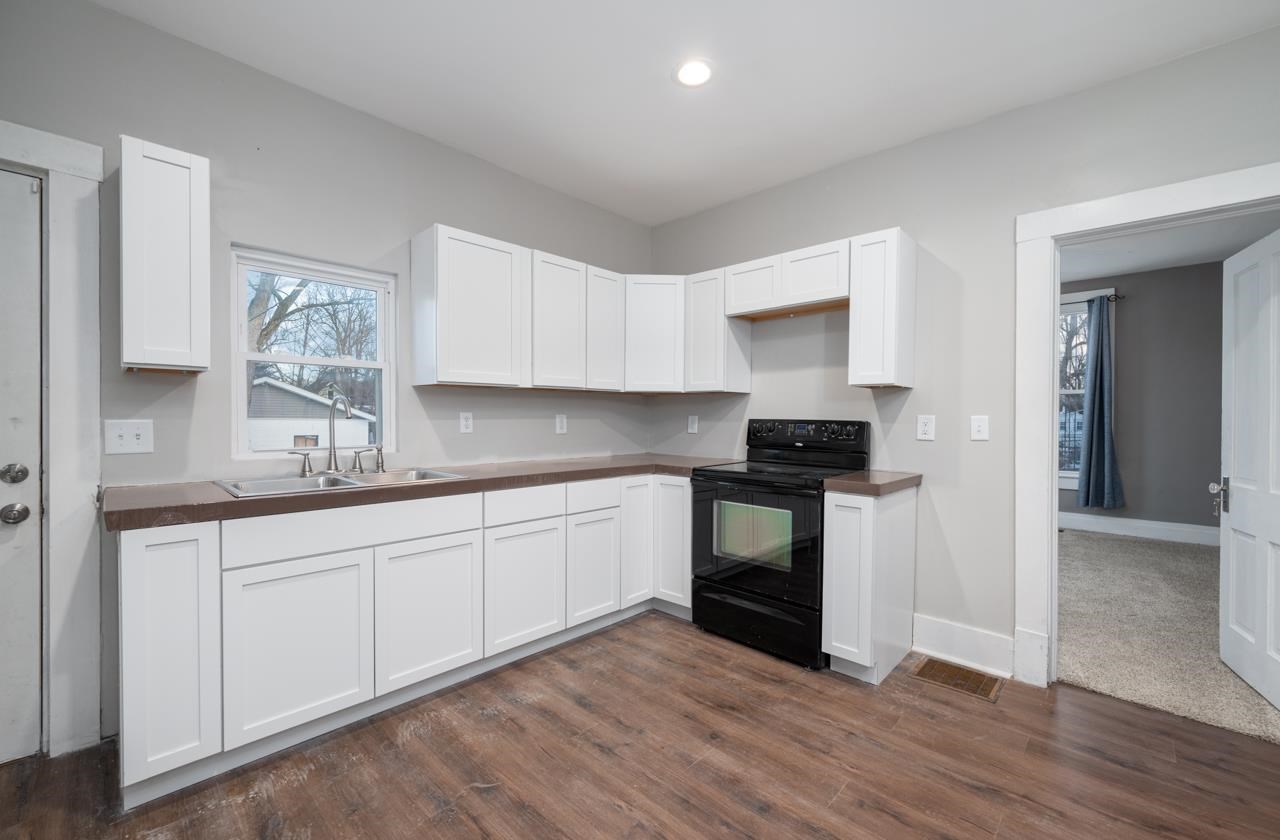 Terre Haute, Indiana 47804, United States, 2 Bedrooms Bedrooms, ,1 BathroomBathrooms,Residential,Pending,5451