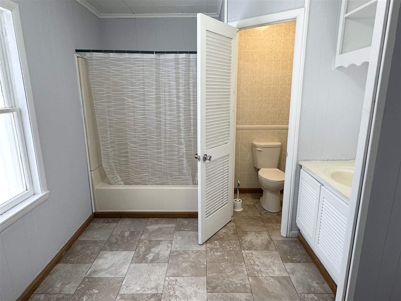 Terre Haute, Indiana 47802, United States, 4 Bedrooms Bedrooms, ,3 BathroomsBathrooms,Residential,Pending,3421