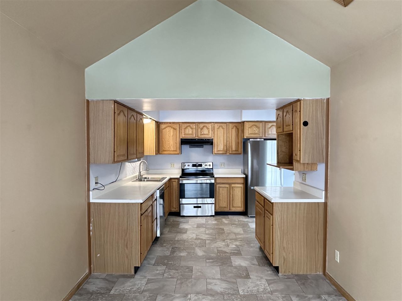 Terre Haute, Indiana 47802, United States, 4 Bedrooms Bedrooms, ,3 BathroomsBathrooms,Residential,Pending,3421