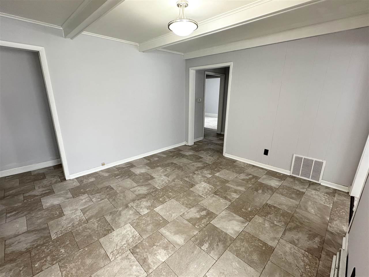 Terre Haute, Indiana 47802, United States, 4 Bedrooms Bedrooms, ,3 BathroomsBathrooms,Residential,Pending,3421