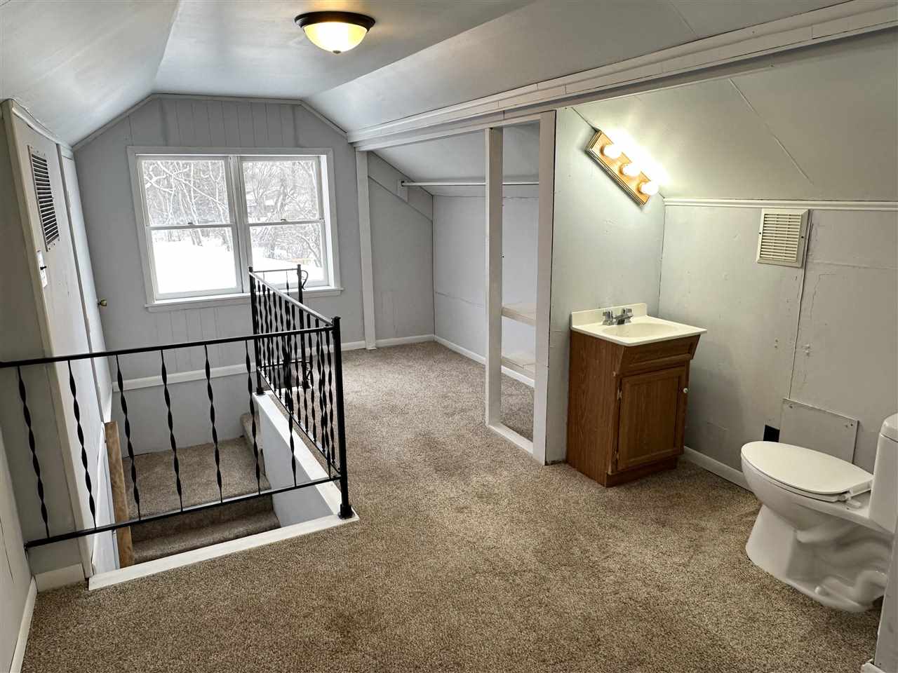 Terre Haute, Indiana 47802, United States, 4 Bedrooms Bedrooms, ,3 BathroomsBathrooms,Residential,Pending,3421