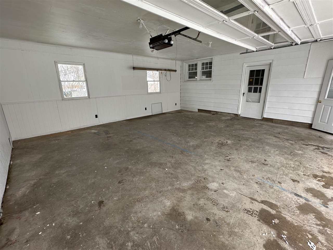 Terre Haute, Indiana 47802, United States, 4 Bedrooms Bedrooms, ,3 BathroomsBathrooms,Residential,Pending,3421