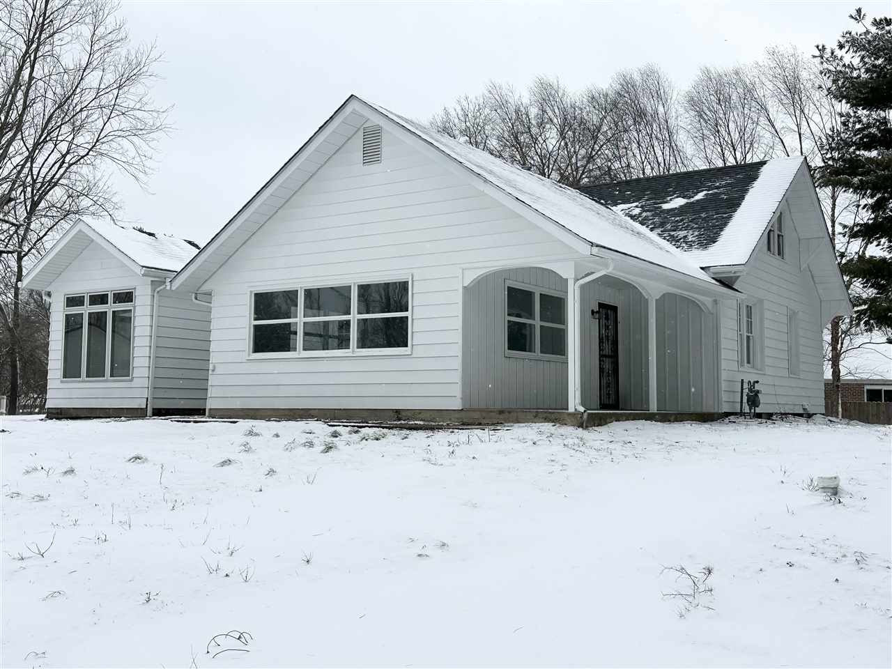 Terre Haute, Indiana 47802, United States, 4 Bedrooms Bedrooms, ,3 BathroomsBathrooms,Residential,Pending,3421