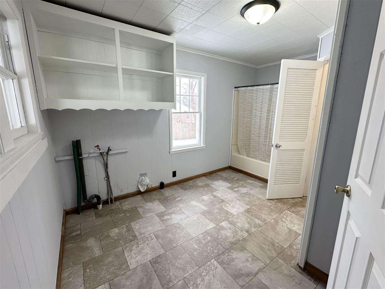 Terre Haute, Indiana 47802, United States, 4 Bedrooms Bedrooms, ,3 BathroomsBathrooms,Residential,Pending,3421