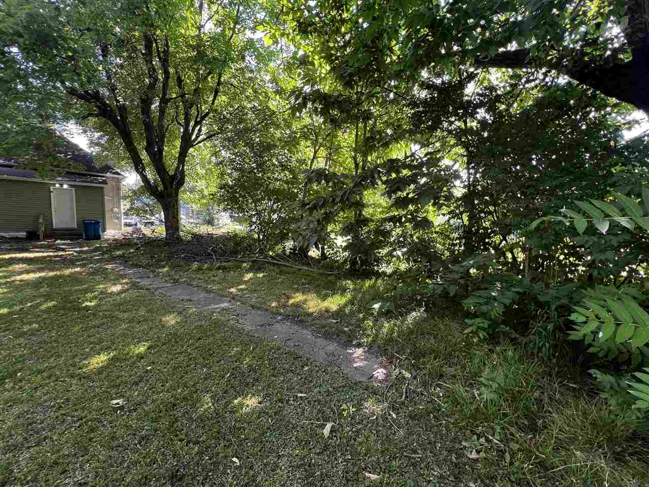 Terre Haute, Indiana 47807, United States, 2 Bedrooms Bedrooms, ,1 BathroomBathrooms,Residential,Pending,53716