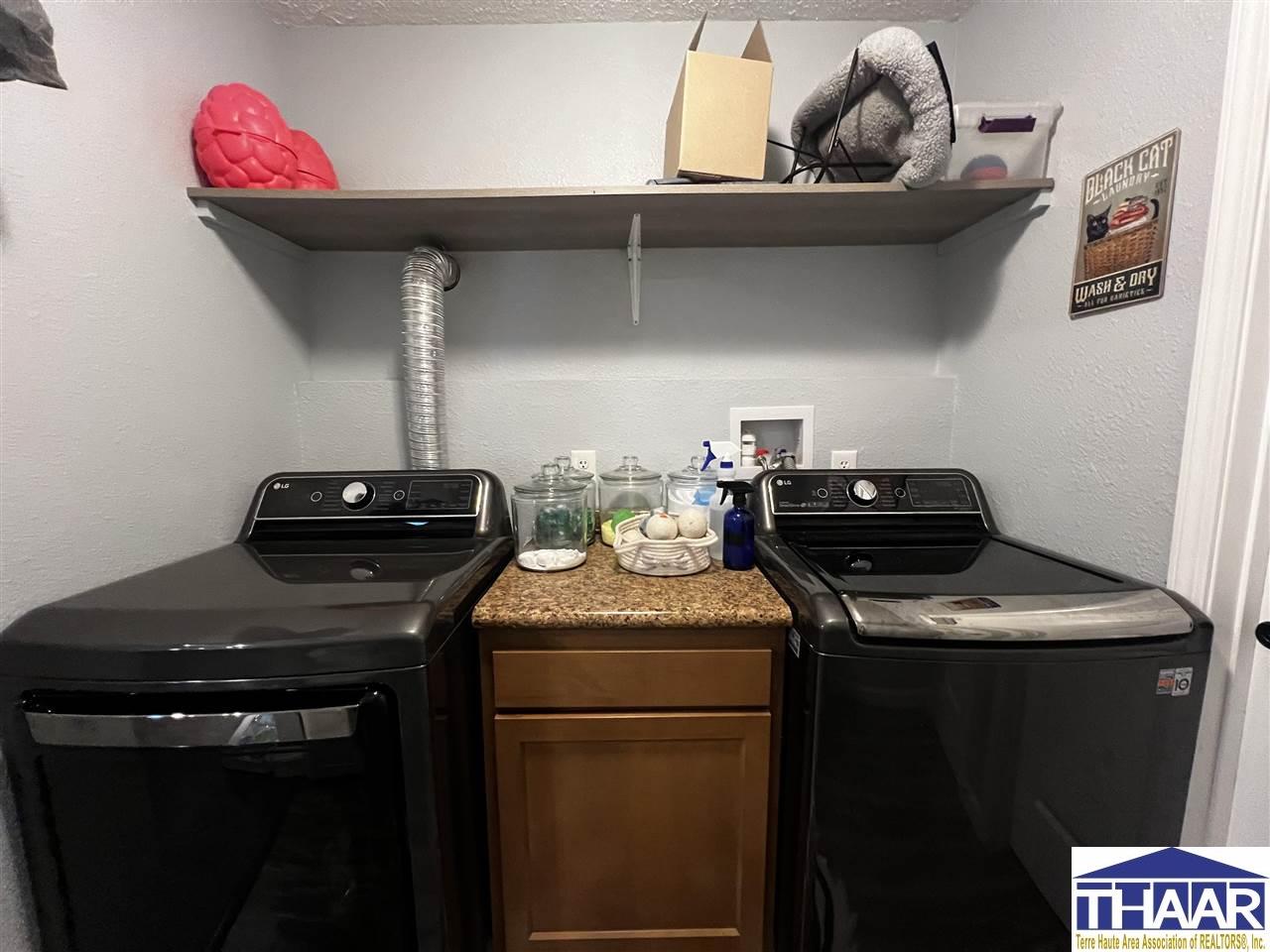 Terre Haute, Indiana 47807, United States, 2 Bedrooms Bedrooms, ,1 BathroomBathrooms,Residential,Pending,53716