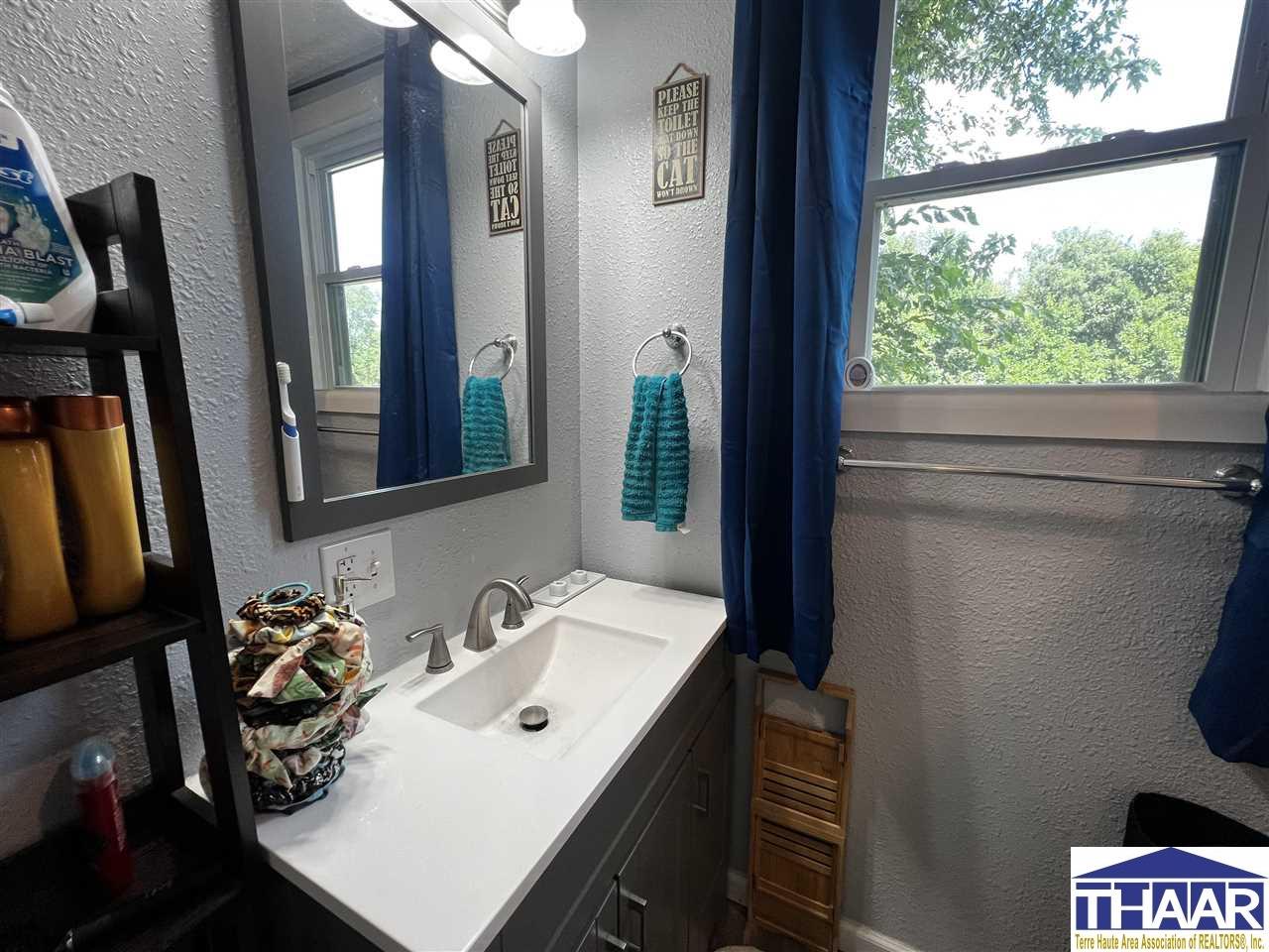 Terre Haute, Indiana 47807, United States, 2 Bedrooms Bedrooms, ,1 BathroomBathrooms,Residential,Pending,53716