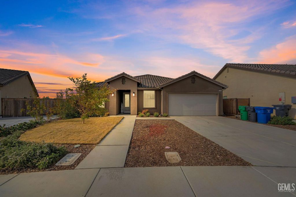 Photo of 3415 Falling Brook Lane, Shafter, CA 93263 (MLS # 202603721)