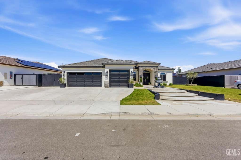 Photo of 1008 Eckmann Street, Shafter, CA 93263 (MLS # 202605977)