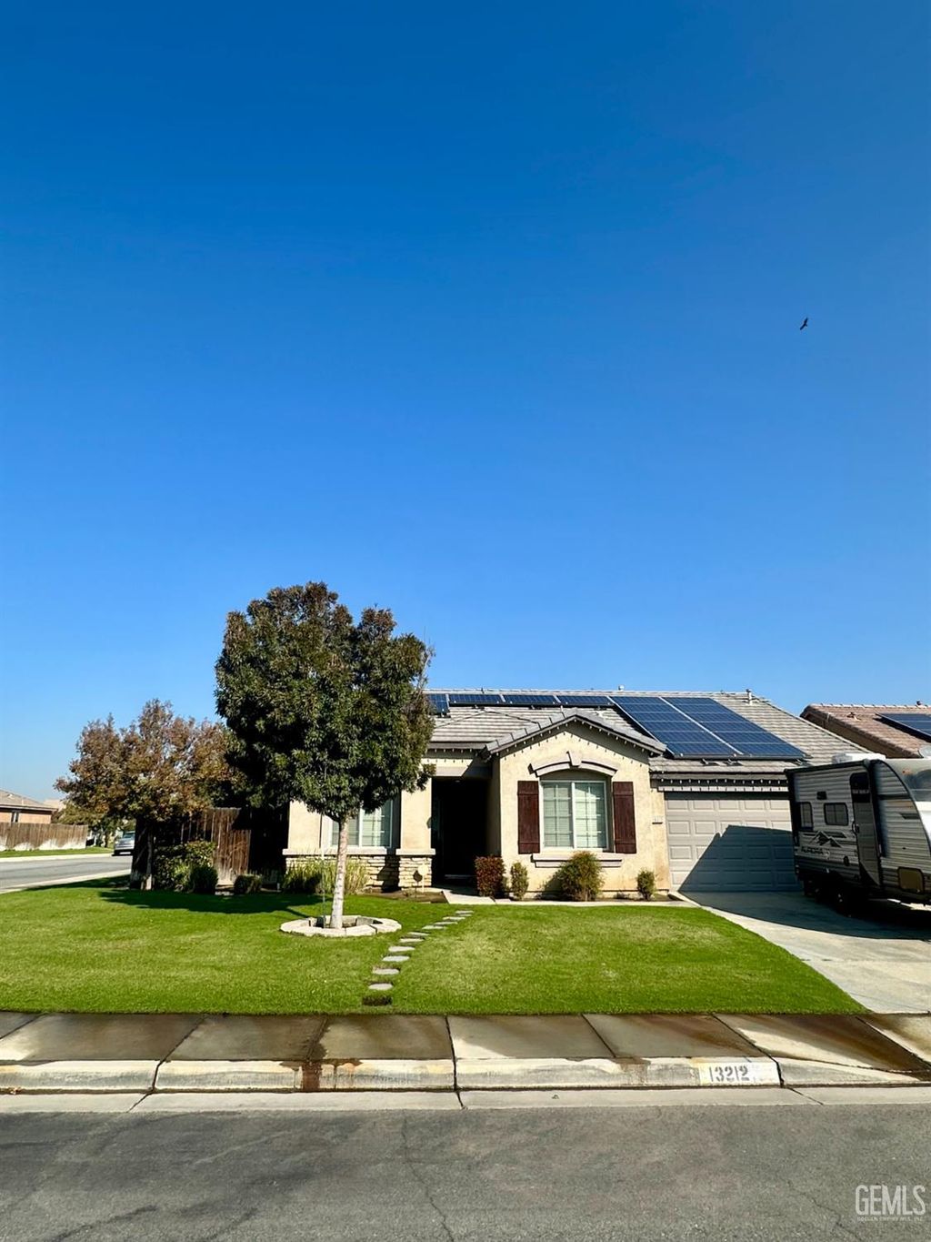 Photo of 13212 Jackson Lake Drive, Bakersfield, CA 93314 (MLS # 202512086)