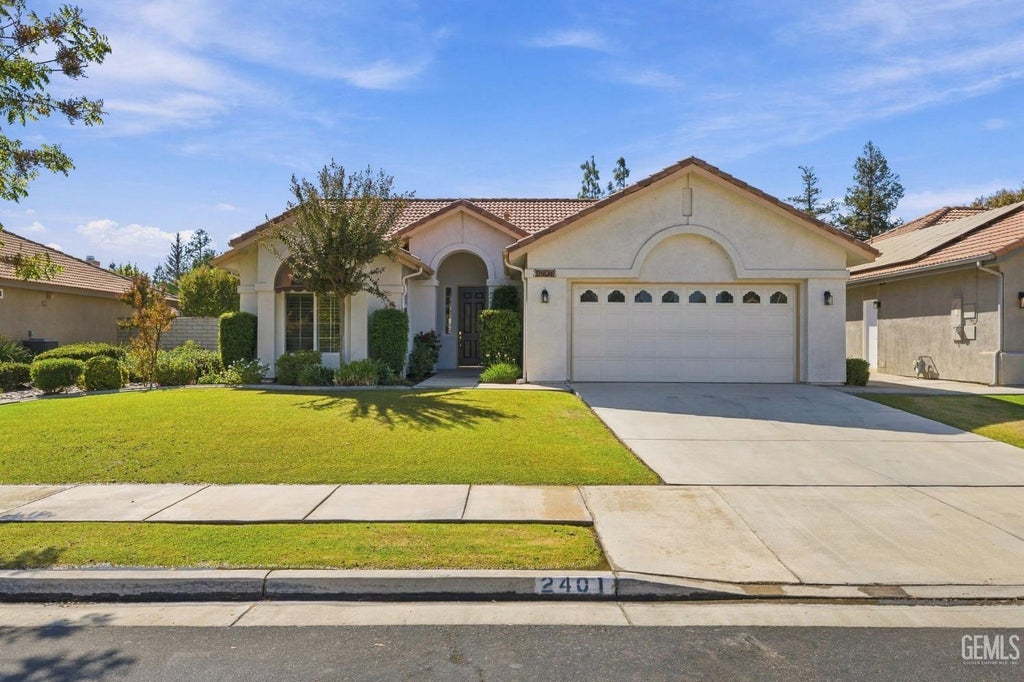 Photo of 2401 Snowdrop Drive, Bakersfield, CA 93311 (MLS # 202610438)