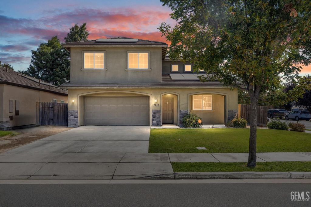 Photo of 7210 Olen Arnold Avenue, Bakersfield, CA 93307 (MLS # 202510228)