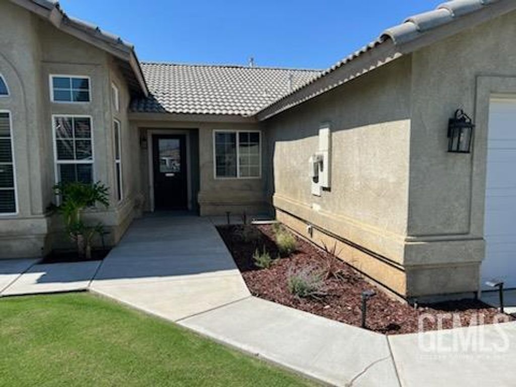 Photo of 261 Winter Meadow Way, Bakersfield, CA 93308 (MLS # 202511076)