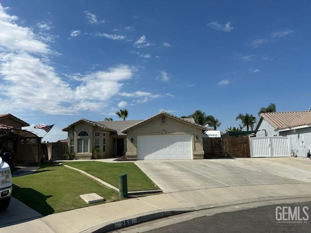 Photo of 261 Winter Meadow Way, Bakersfield, CA 93308 (MLS # 202511076)