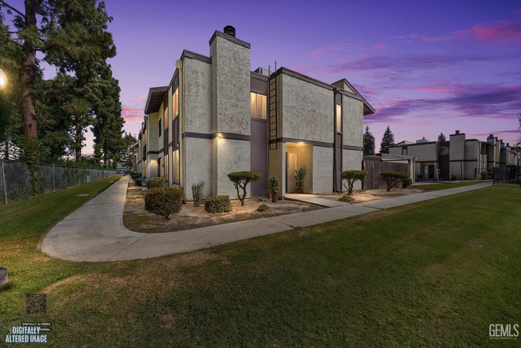 Photo of 1427 Gemini Court, Bakersfield, CA 93309 (MLS # 202609903)
