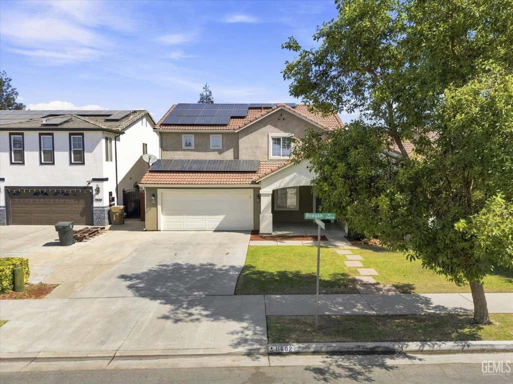 Photo of 11602 Reagan Road, Bakersfield, CA 93312 (MLS # 202608433)