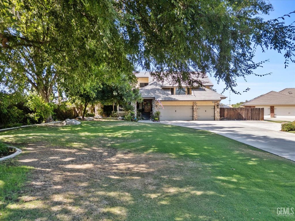 Photo of 6600 Audene Way, Bakersfield, CA 93308 (MLS # 202511058)