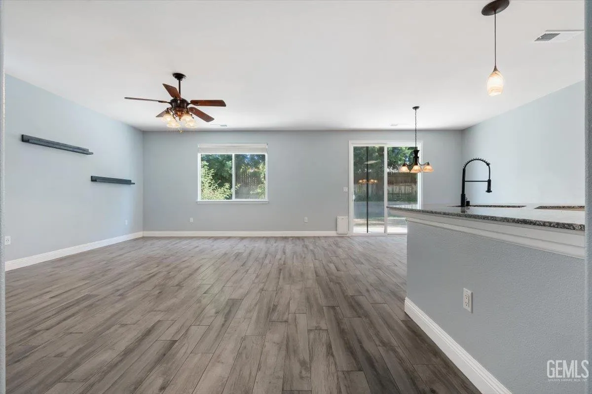 Bakersfield, California 93312, United States, 4 Bedrooms Bedrooms, ,2 BathroomsBathrooms,Residential,Active,154267