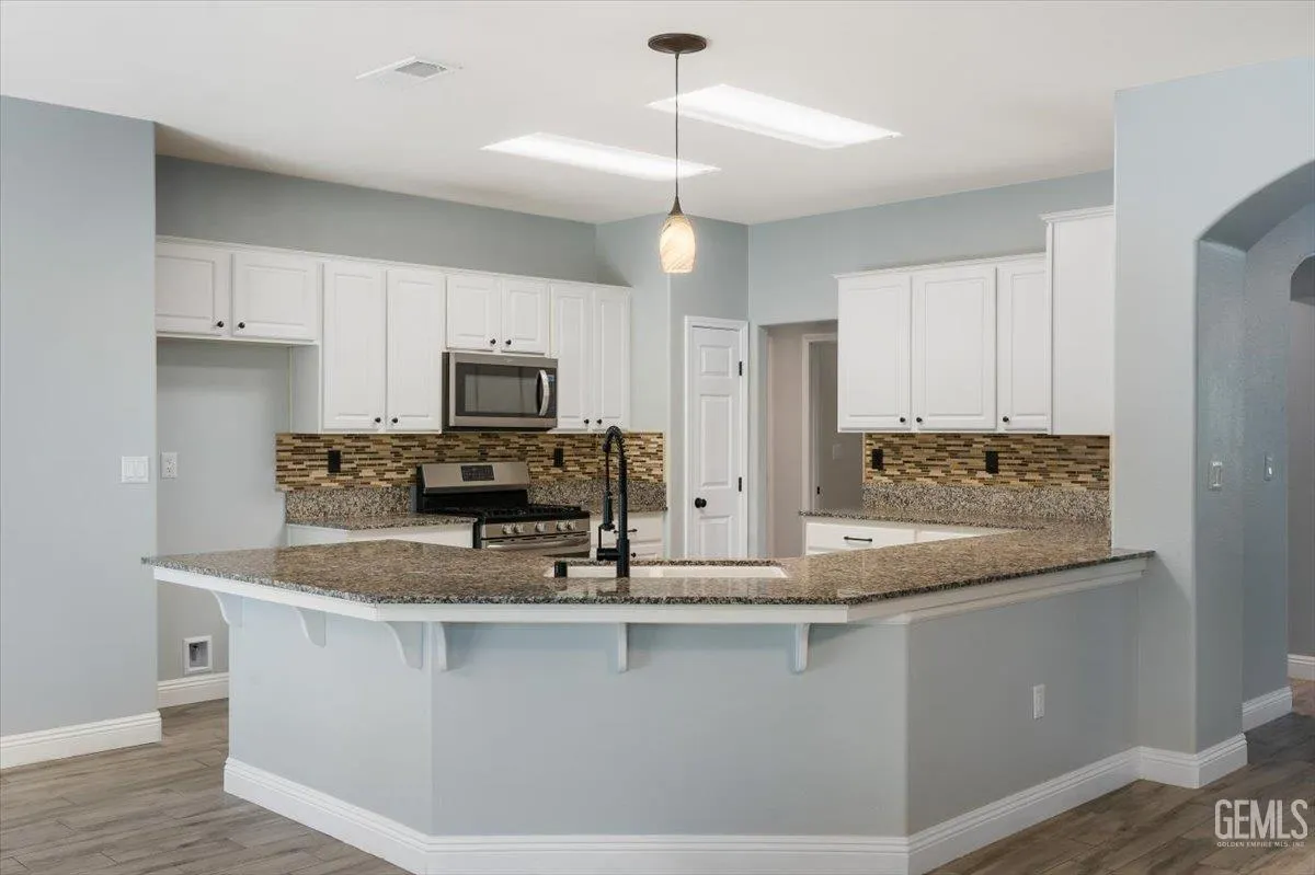 Bakersfield, California 93312, United States, 4 Bedrooms Bedrooms, ,2 BathroomsBathrooms,Residential,Active,154267