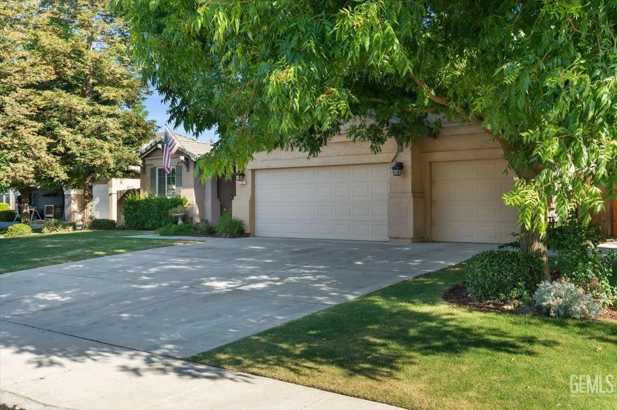 Bakersfield, California 93312, United States, 4 Bedrooms Bedrooms, ,2 BathroomsBathrooms,Residential,Active,154267