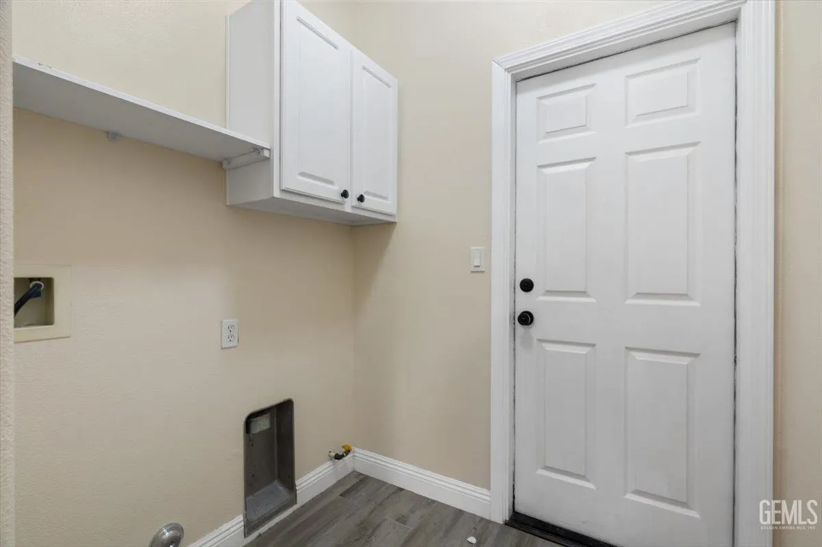 Bakersfield, California 93312, United States, 4 Bedrooms Bedrooms, ,2 BathroomsBathrooms,Residential,Active,154267