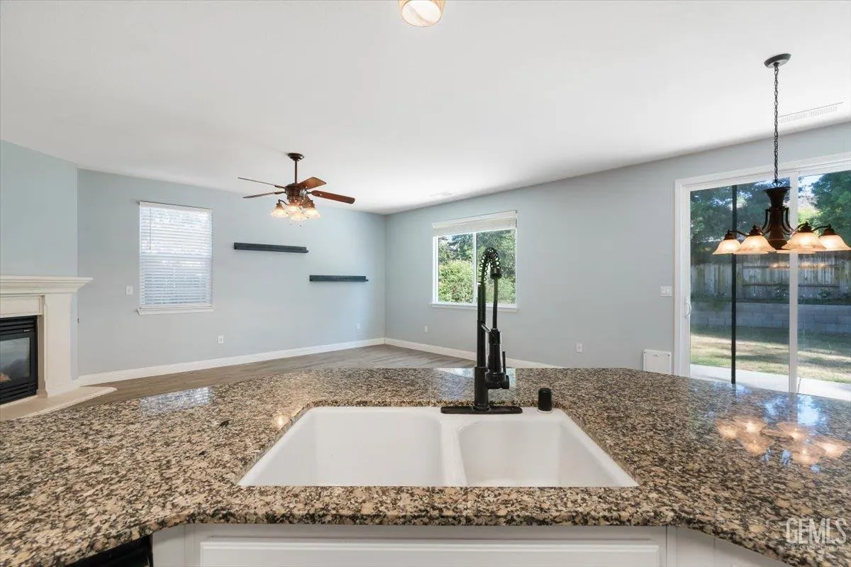 Bakersfield, California 93312, United States, 4 Bedrooms Bedrooms, ,2 BathroomsBathrooms,Residential,Active,154267