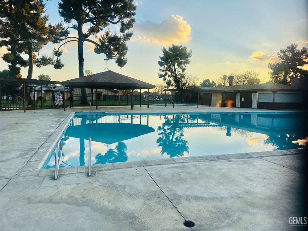 Photo of 6004 Almendra Avenue #B, Bakersfield, CA 93309 (MLS # 202602428)