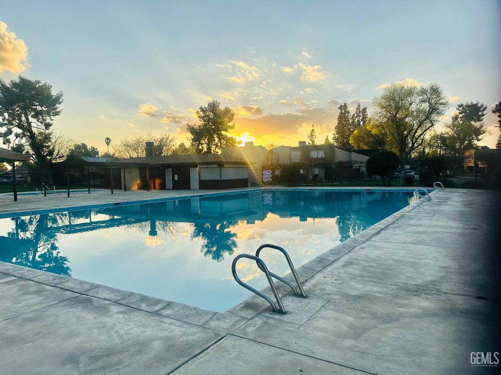 Photo of 6004 Almendra Avenue #B, Bakersfield, CA 93309 (MLS # 202602428)