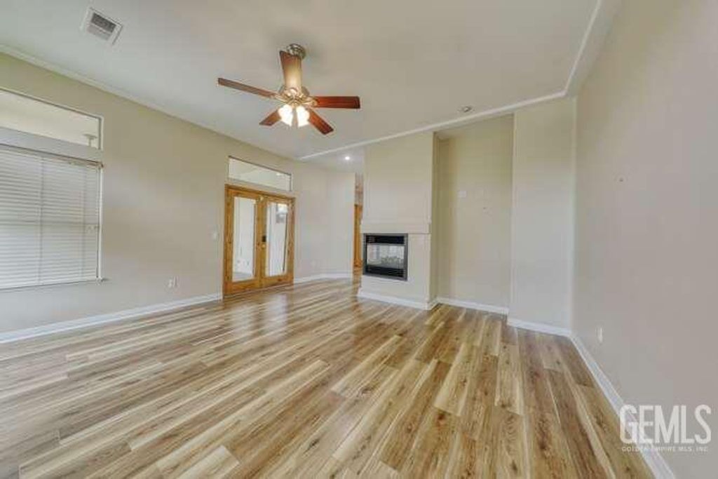 Photo of 9448 Val Di Chiana Dr, Bakersfield, CA 93314 (MLS # 202601022)