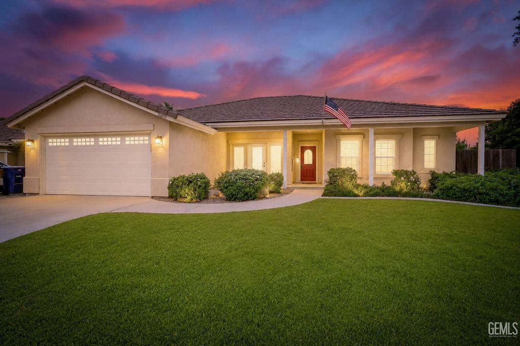 Photo of 6608 Day Dream Court, Bakersfield, CA 93312 (MLS # 202607433)