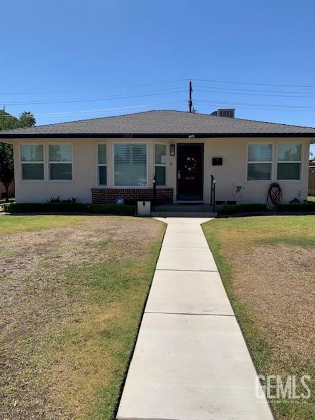 Photo of 2701 Truxtun Avenue, Bakersfield, CA 93301 (MLS # 202510766)