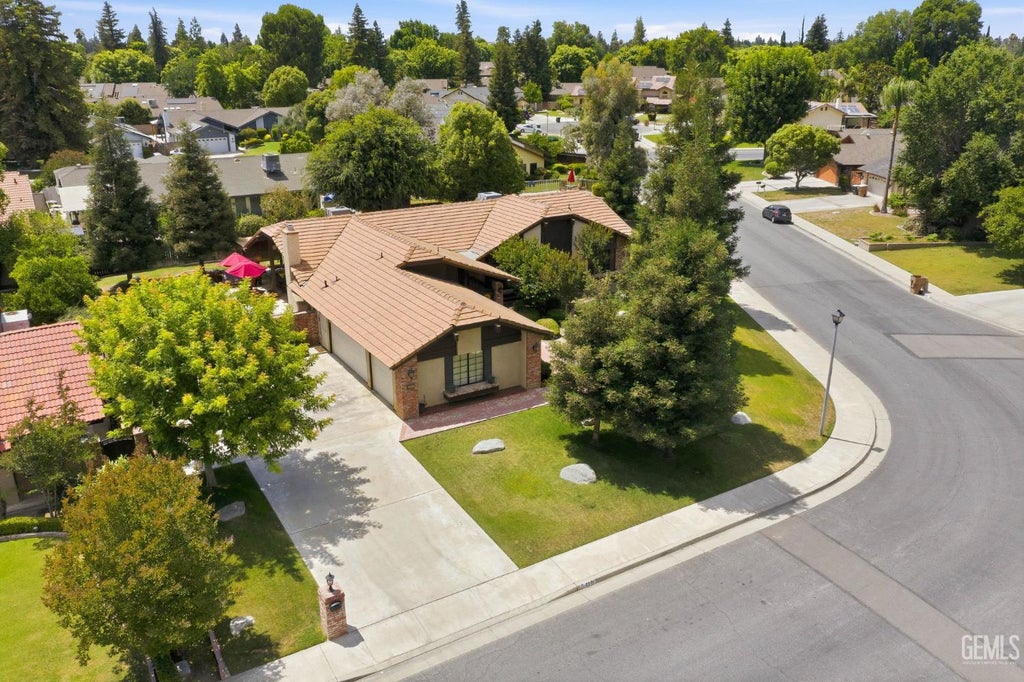 Photo of 2501 Moffitt Way, Bakersfield, CA 93309 (MLS # 202605789)