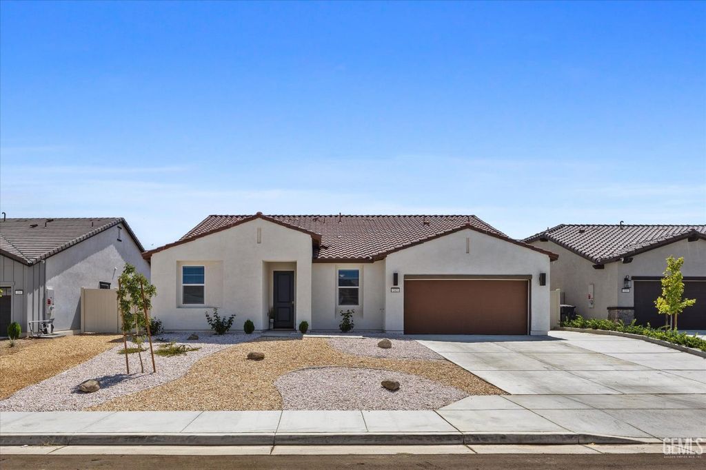 Photo of 212 Artina Court, Tehachapi, CA 93561 (MLS # 202601360)