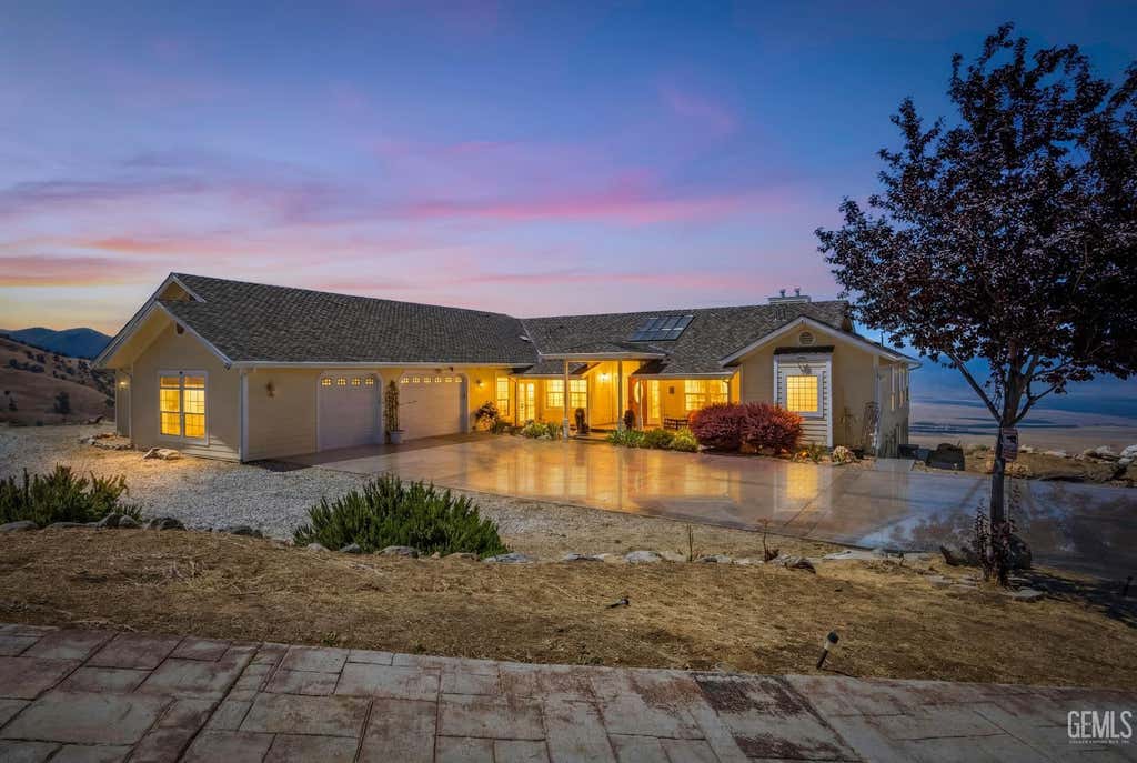 Photo of 18211 Morgan Court, Tehachapi, CA 93561 (MLS # 202606737)