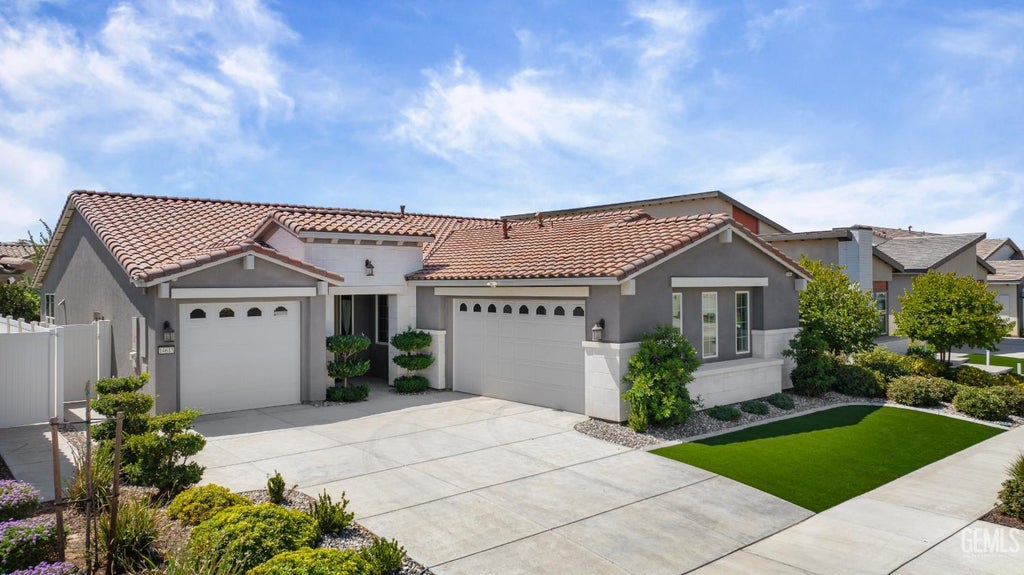 Photo of 14615 Bromshire Street, Bakersfield, CA 93311 (MLS # 202609779)
