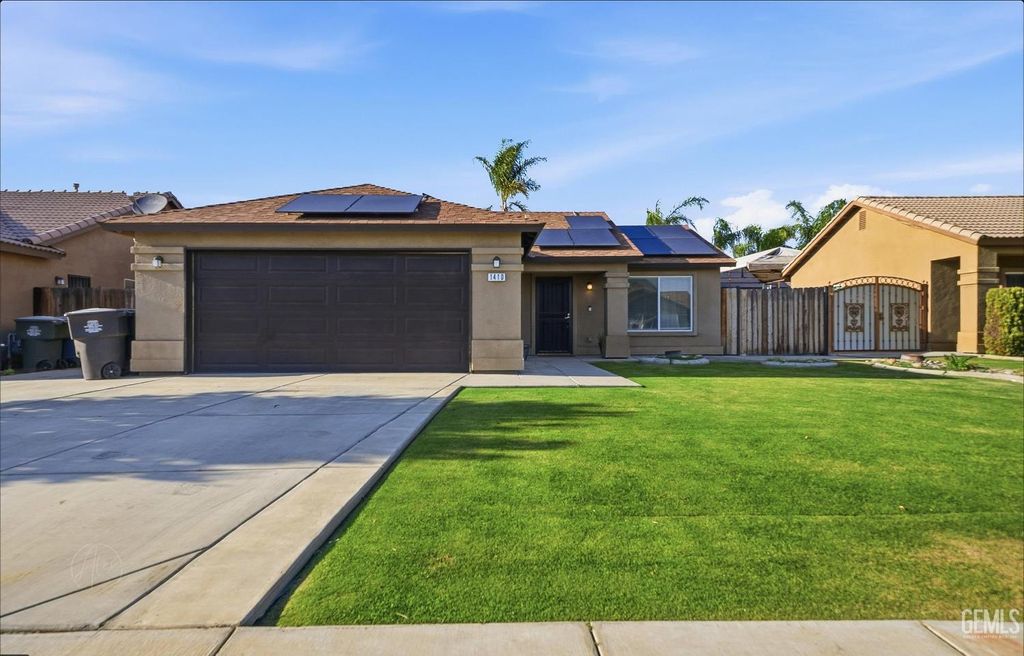 Photo of 1410 Miranda Place, Arvin, CA 93203 (MLS # 202604116)