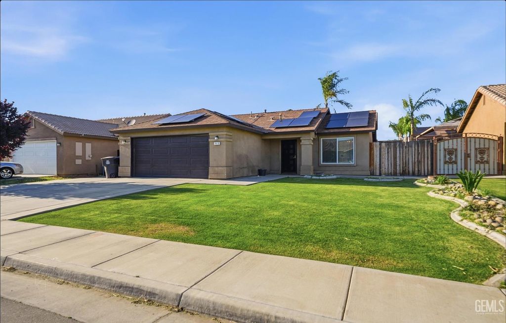 Photo of 1410 Miranda Place, Arvin, CA 93203 (MLS # 202604116)