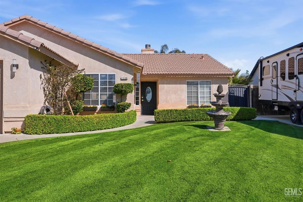 Photo of 12108 Flat Iron Court, Bakersfield, CA 93312 (MLS # 202602716)