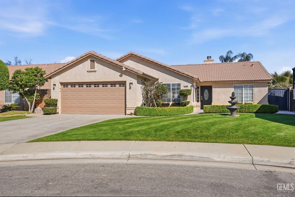 Photo of 12108 Flat Iron Court, Bakersfield, CA 93312 (MLS # 202602716)