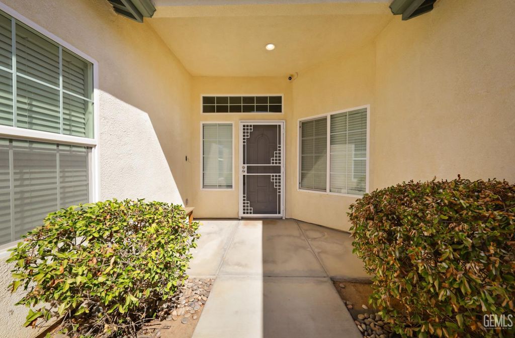 Photo of 12508 Knights Bridge Place, Bakersfield, CA 93312 (MLS # 202511352)