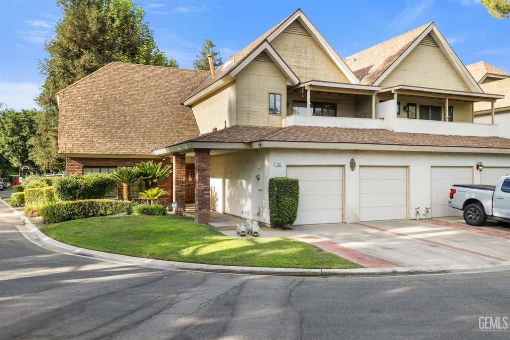 Photo of 100 Stockdale Circle, Bakersfield, CA 93309 (MLS # 202602584)