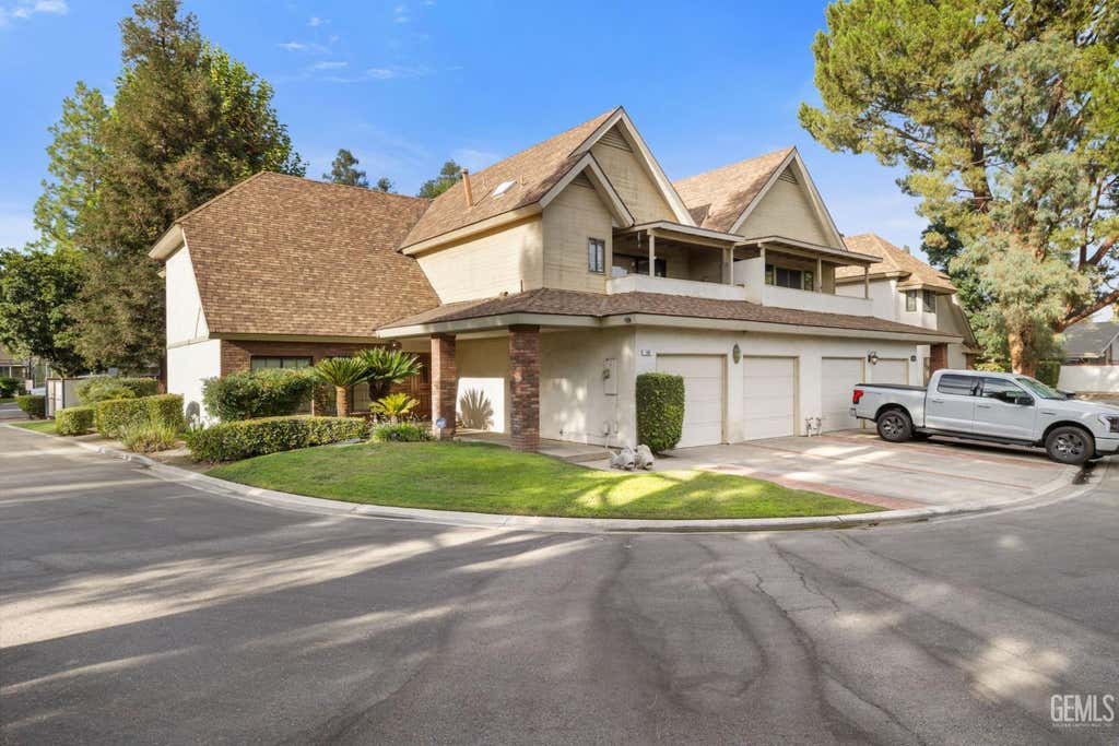 Photo of 100 Stockdale Circle, Bakersfield, CA 93309 (MLS # 202602584)