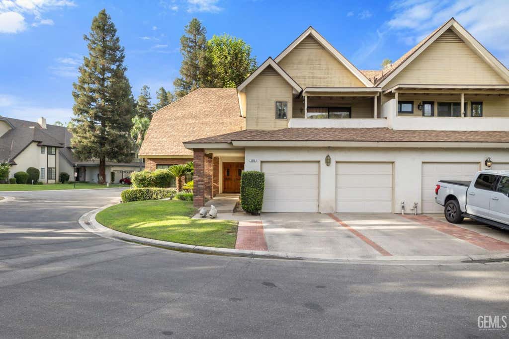 Photo of 100 Stockdale Circle, Bakersfield, CA 93309 (MLS # 202602584)