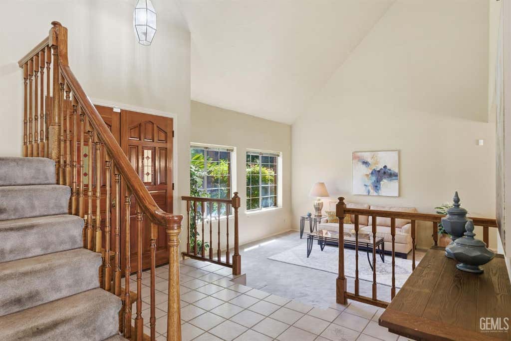 Photo of 100 Stockdale Circle, Bakersfield, CA 93309 (MLS # 202602584)