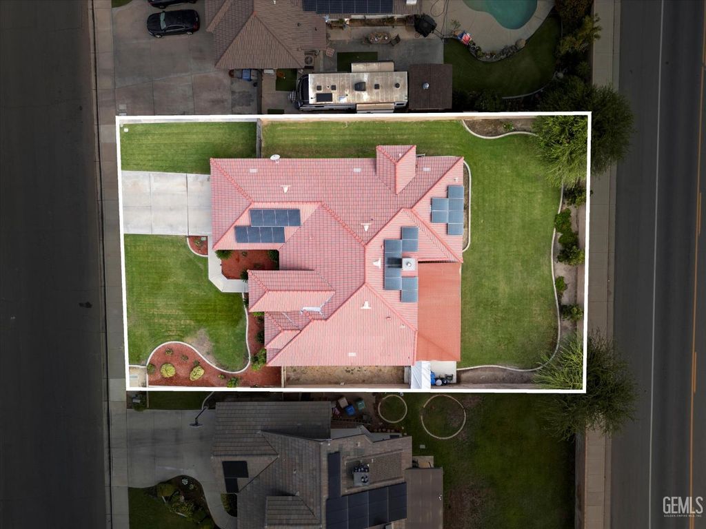 Photo of 1732 Blossom Crest Street, Bakersfield, CA 93314 (MLS # 202510918)