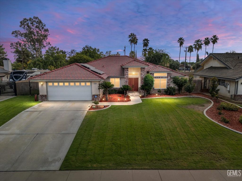 Photo of 1732 Blossom Crest Street, Bakersfield, CA 93314 (MLS # 202510918)