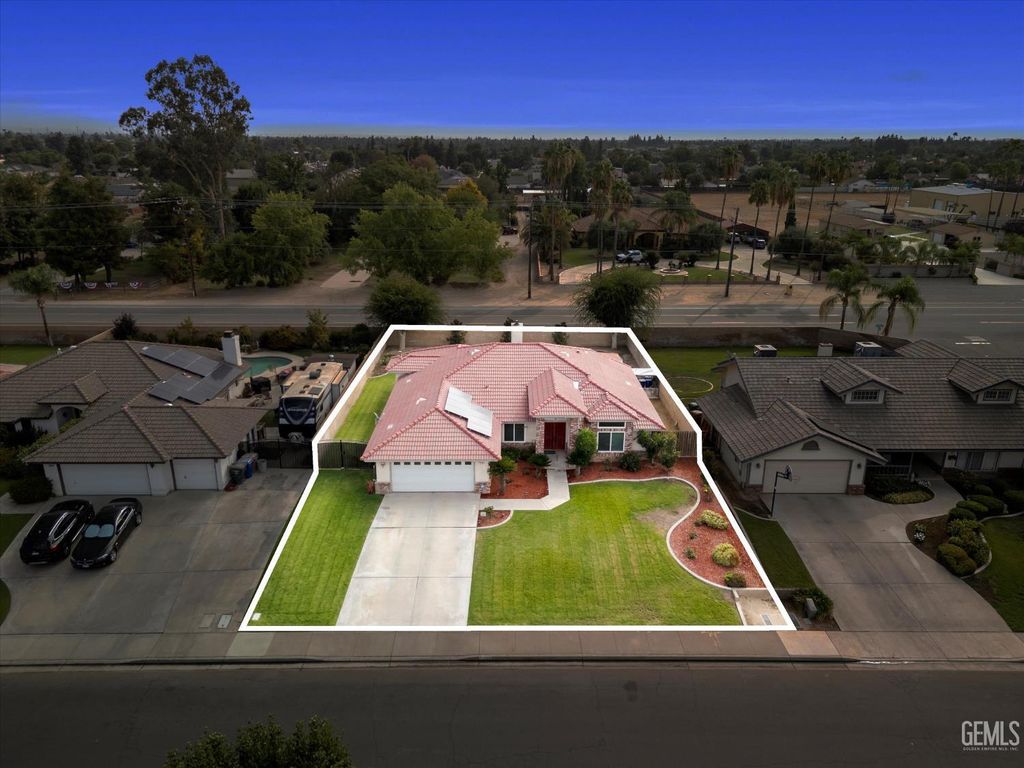 Photo of 1732 Blossom Crest Street, Bakersfield, CA 93314 (MLS # 202510918)