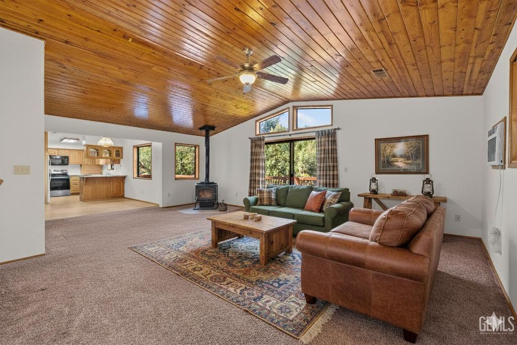 Photo of 2221 Woodland Drive, Pine Mountain Club, CA 93222 (MLS # 202510735)